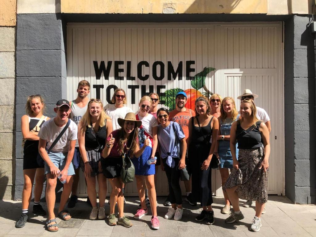Clientes alojados en 2060 The Newton Hostel