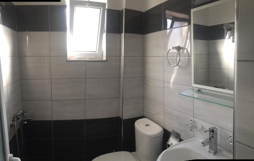 Xhonis Apartments - Image 2