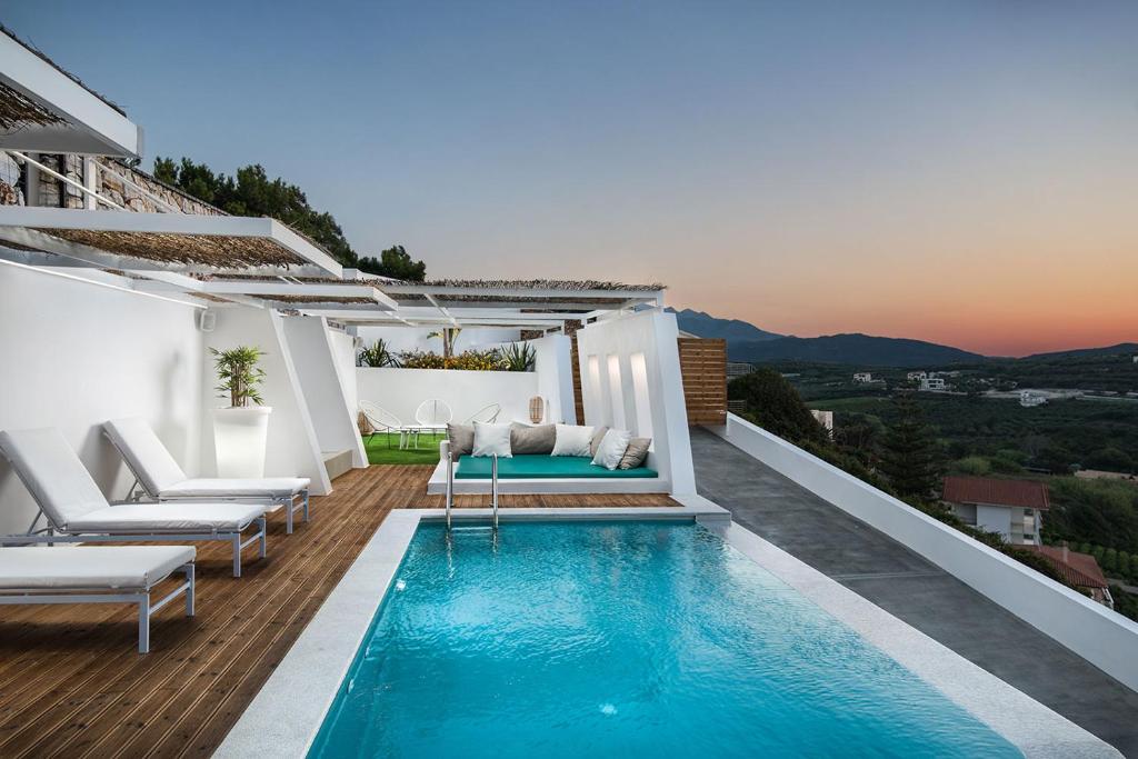 Bazén v ubytovaní Villa Sapphire alebo v jeho blízkosti