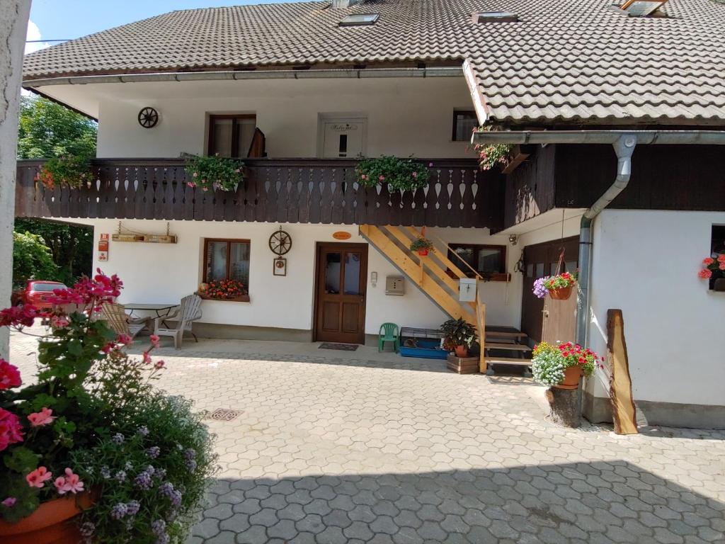 Budova, kde se apartmán nachází