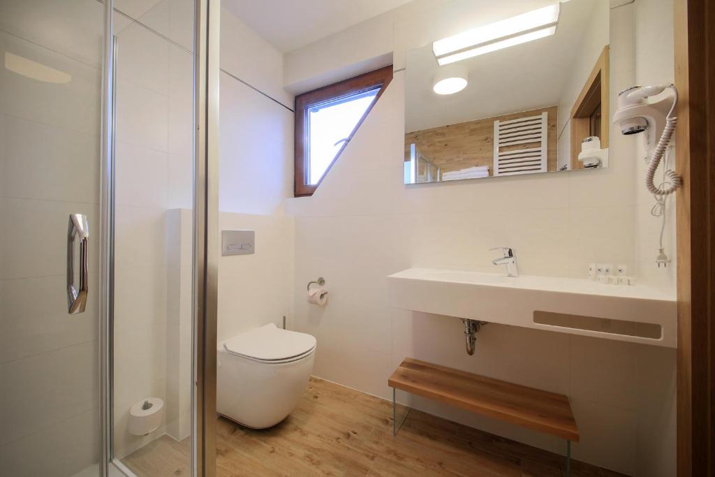 Kúpeľňa v ubytovaní HOTEL*** NAT Bukowina Tatrzańska