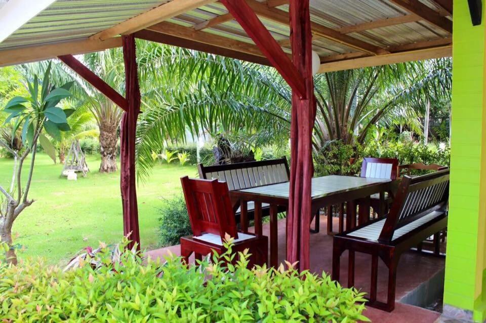 Baan Suan Nam Resort Room