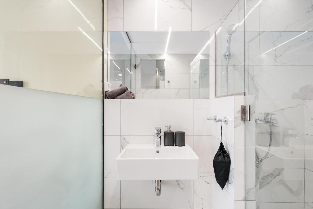 Greece U Around Athens Thissio Suites - 9