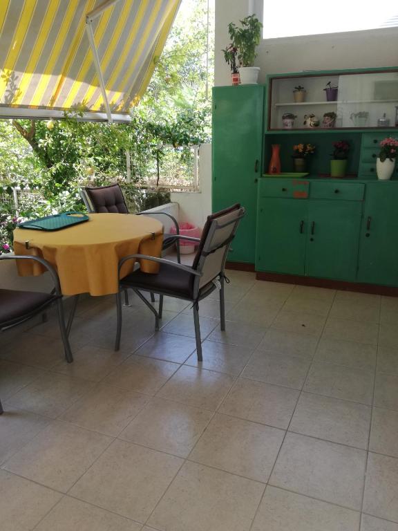 Kuchyňa alebo kuchynka v ubytovaní Centar Guest house