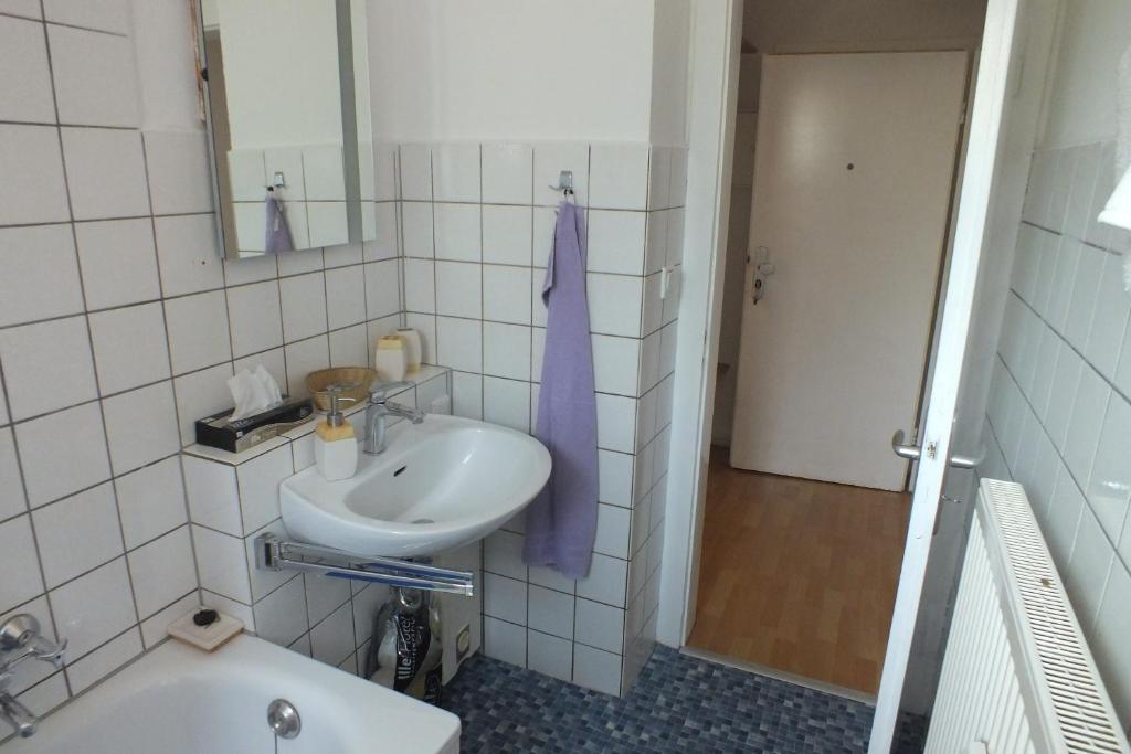 Riverside- Monteurswohnung- Appartement in Hitdorf am Rheinにあるバスルーム