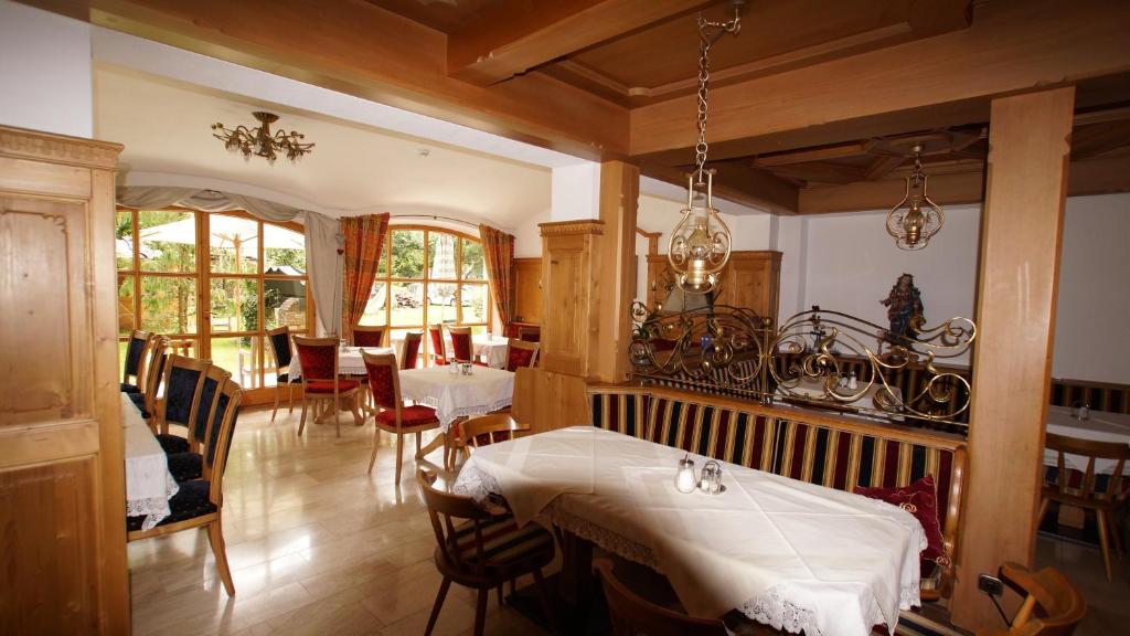 Posedenie v ubytovaní Hotel Garni Obermair