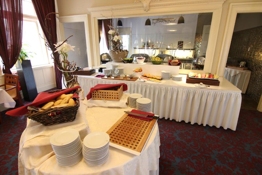 Grandhotel Ambassador Národní Dum - Resim 25