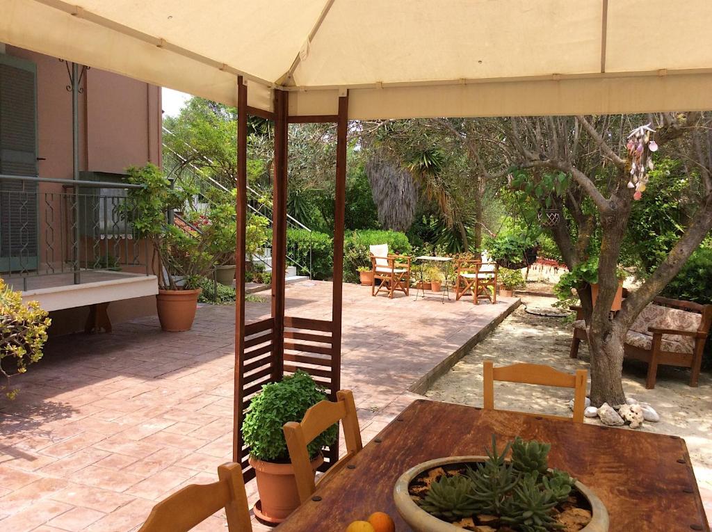 Zahrada ubytování Kefalonia apartments - Marias studios - 2 bedroom apartment in orchard, Spartia