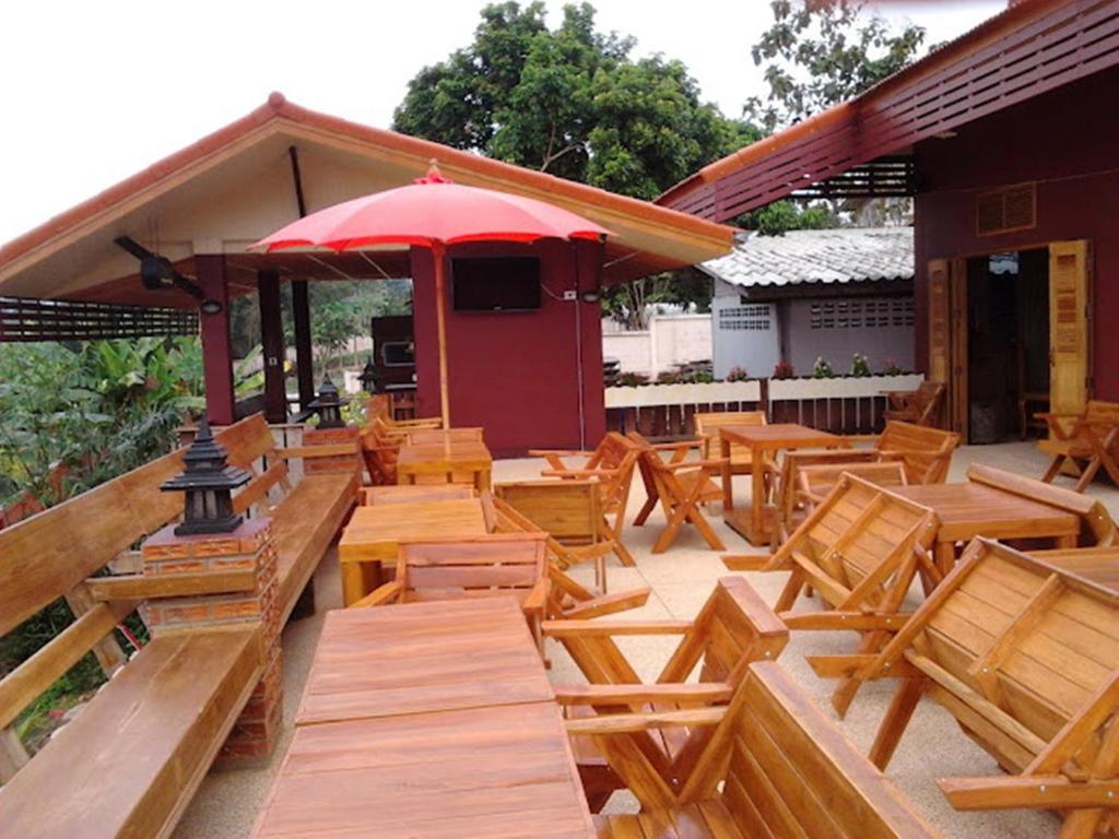 Restaurace v ubytování Tamarind Grand Resort Mae Sariang
