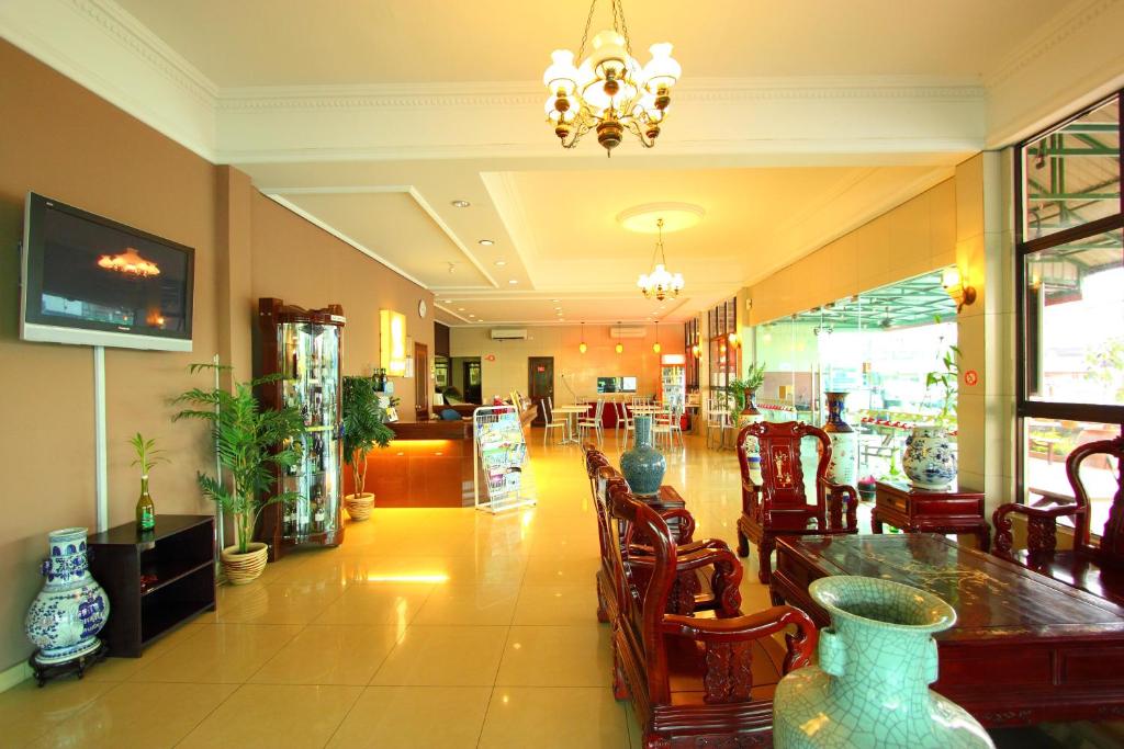 TV a/nebo společenská místnost v ubytování Grandpa Hotel