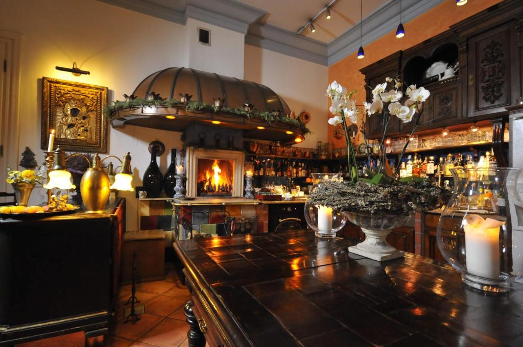 Dwór Giemzów Hotel - Autostrada A1 - Resim 43