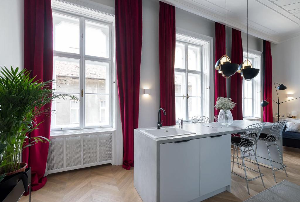 Posedenie v ubytovaní Erkel Boutique Apartment–Chic flat by Market Hall