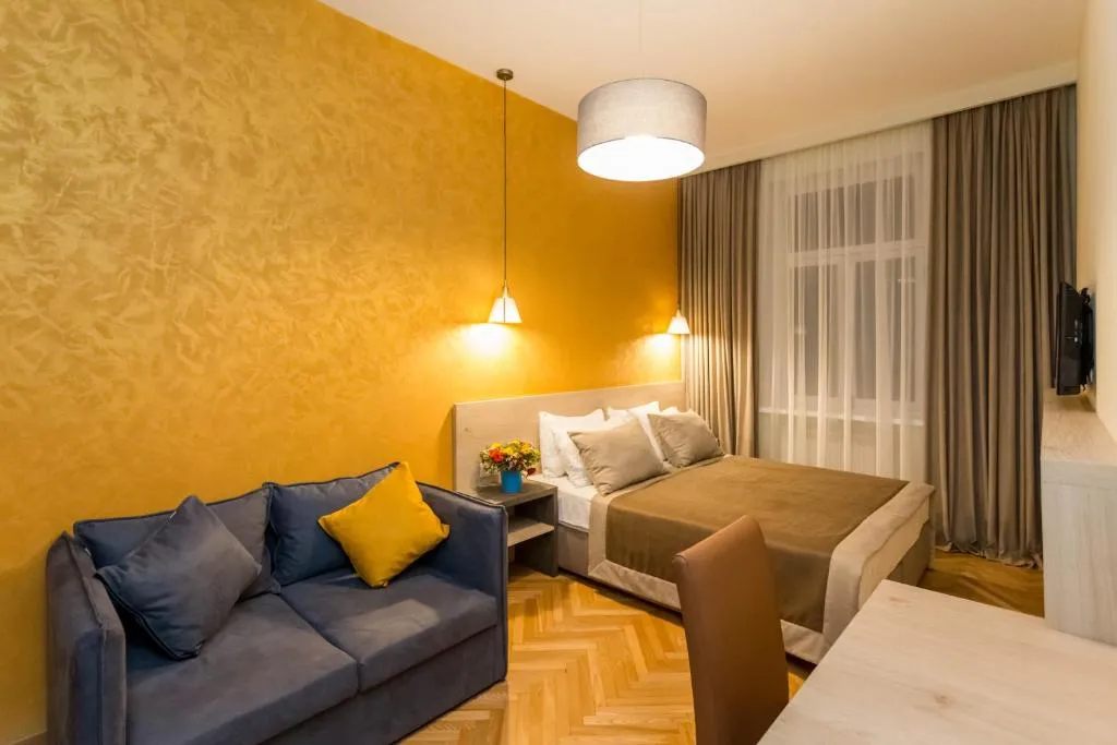 Luxury 3 BR apartment by Freedom square City Center, Tbilisi, Georgia