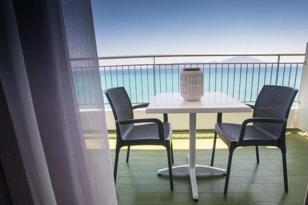 Marzi Boutique Hotel - Double Or Twin Room With Side Sea View