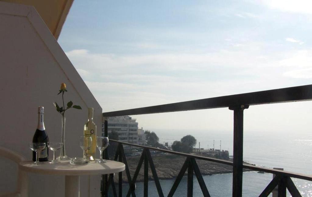 Balkón nebo terasa v ubytování Queens Leriotis Hotel