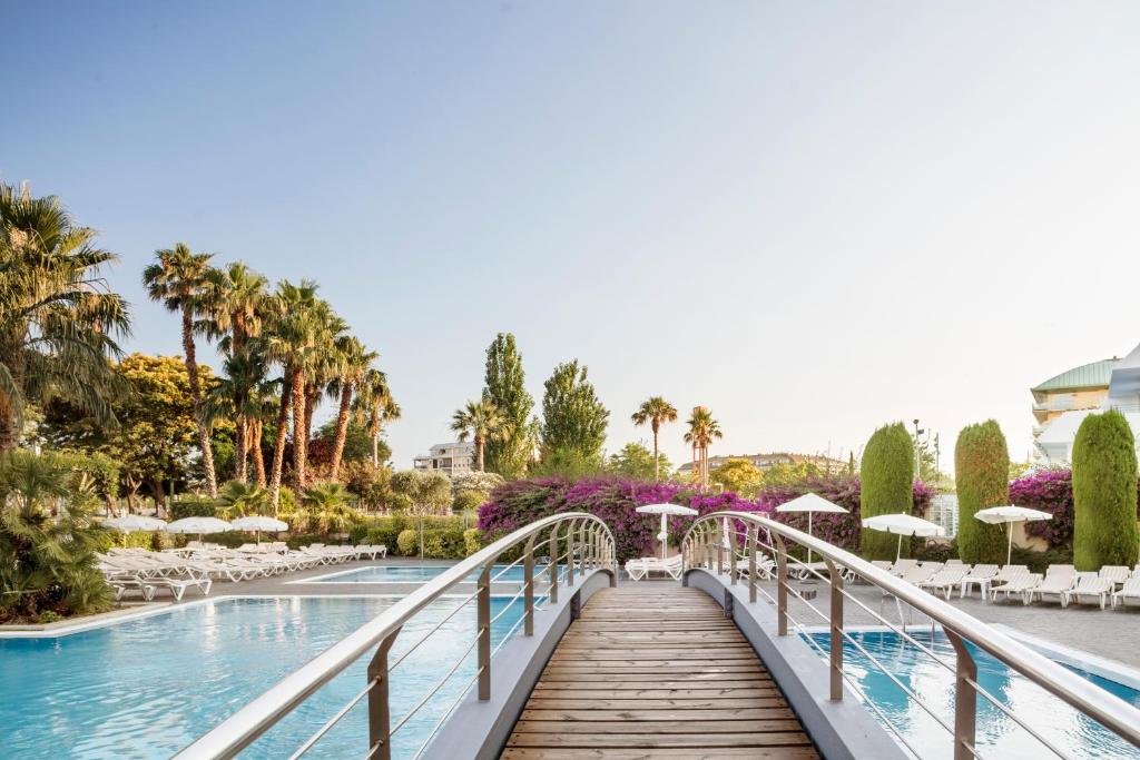 Bazén v ubytování AQUA Hotel Onabrava & Spa 4*Sup nebo v jeho okolí