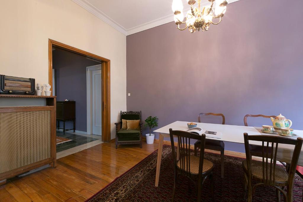 Fotografia z galérie ubytovania Authentic Retro Flat in City Center #FeelsLikeHome v Solúne