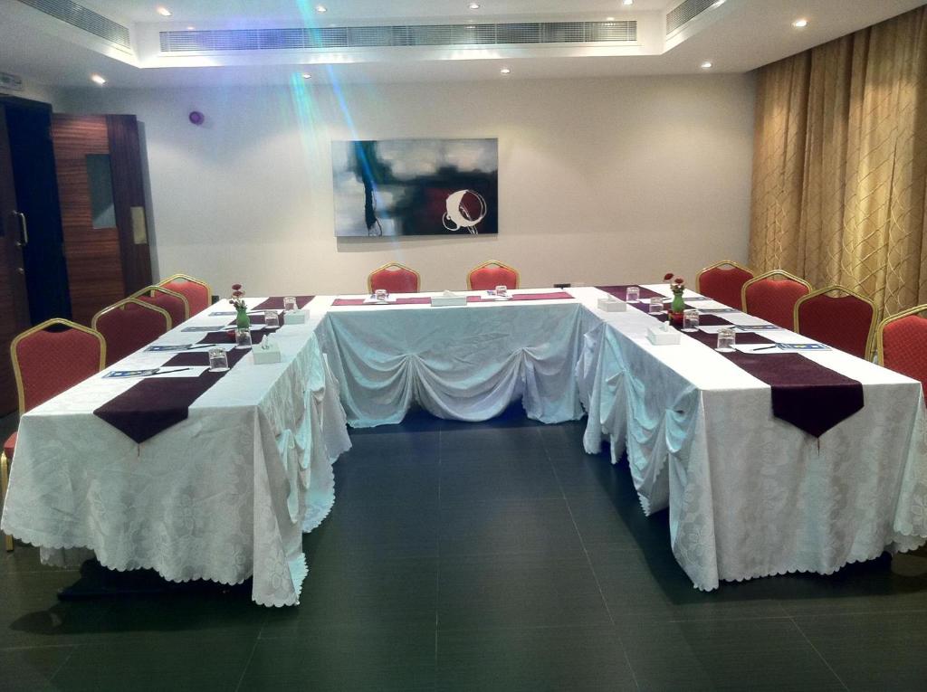 Konferenční prostory v ubytování La Rosa Hotel By Brother International