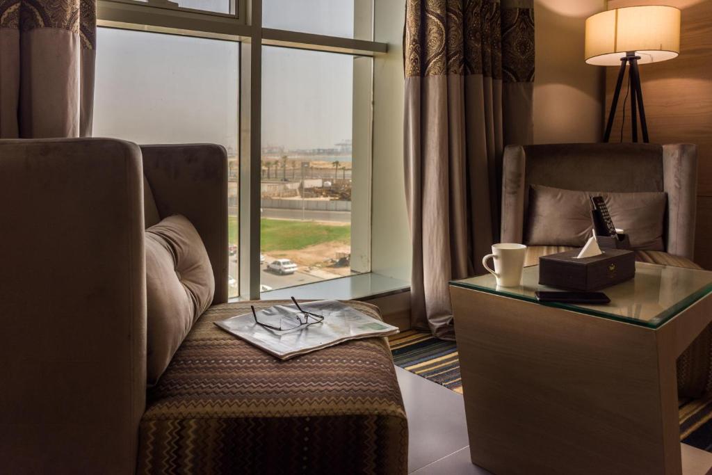 Posezení v ubytování Ewaa Express Hotel - Al Hamra