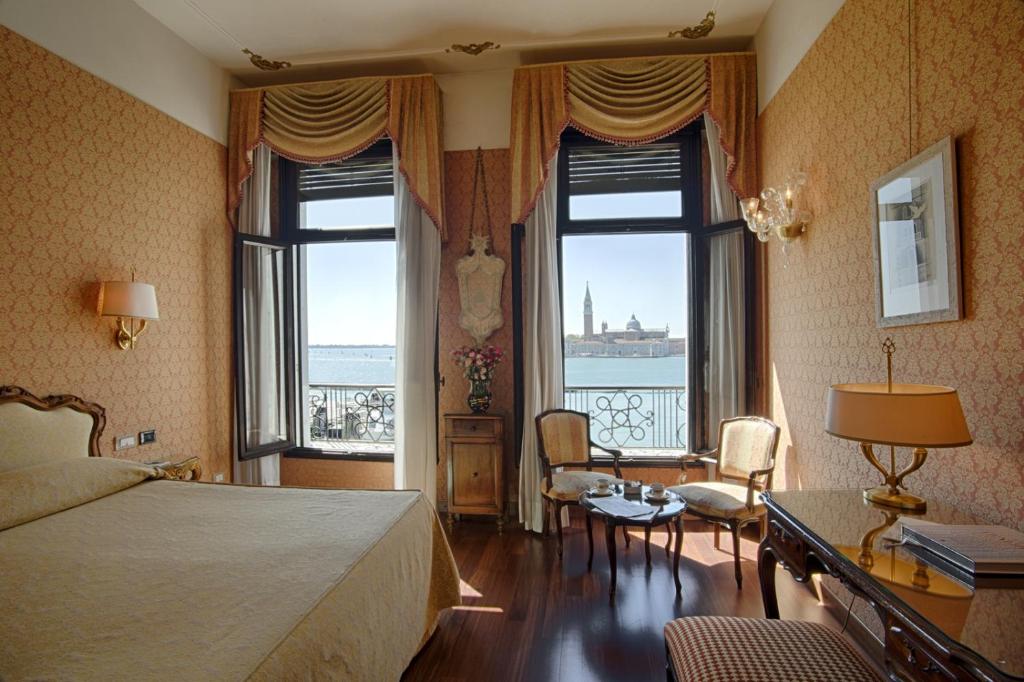 
Superior Double Room with Lagoon View
