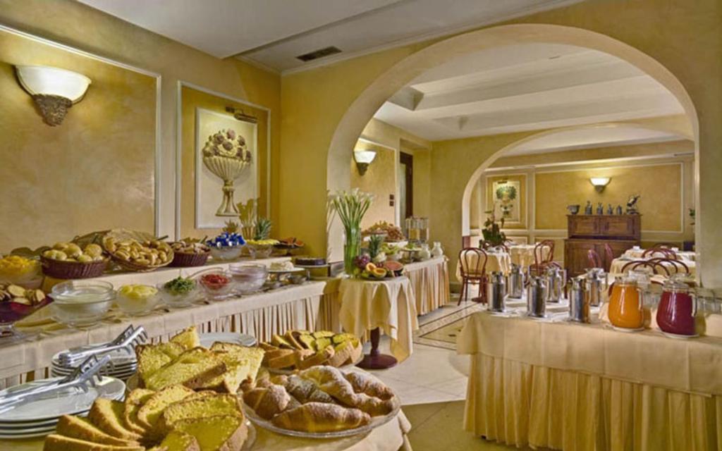 Corona D'Italia - Resim 16