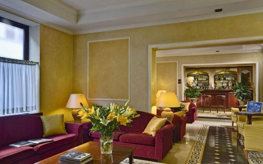 Corona D'Italia - Resim 18