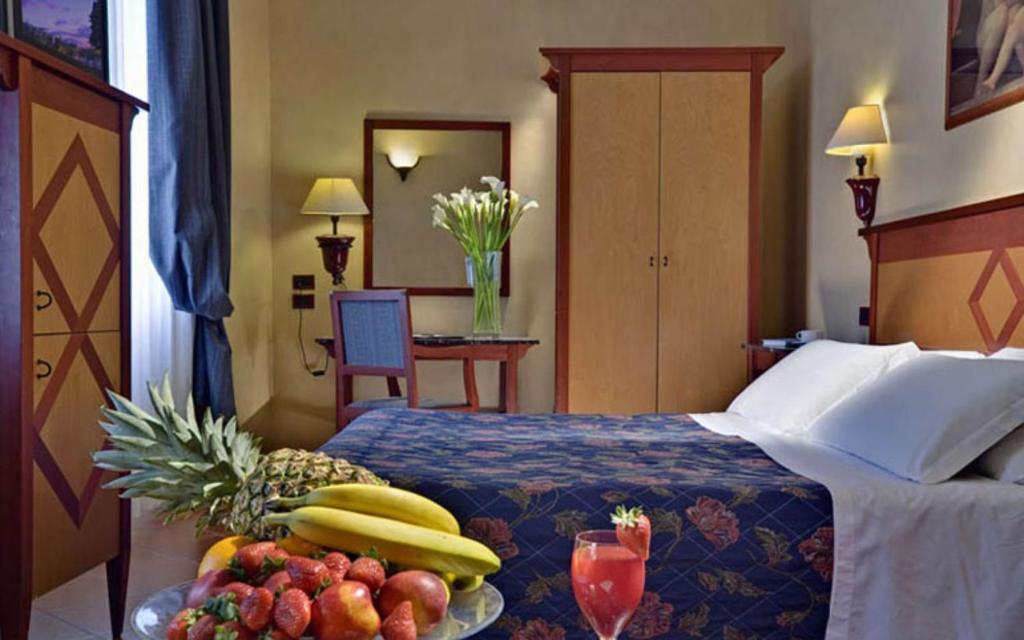 Corona D'Italia - Resim 23