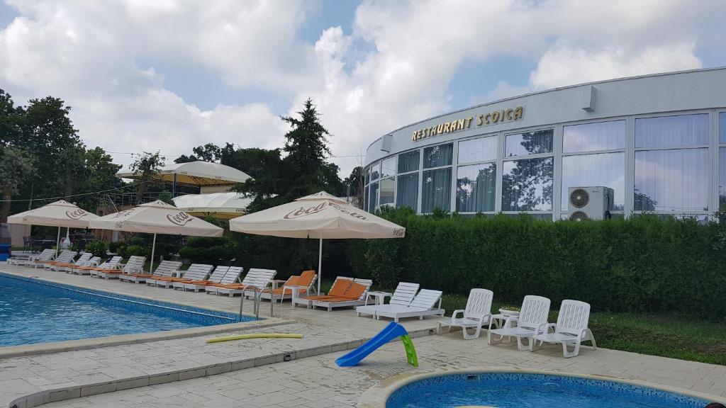 Bazén v ubytování Hotel Scoica nebo v jeho okolí