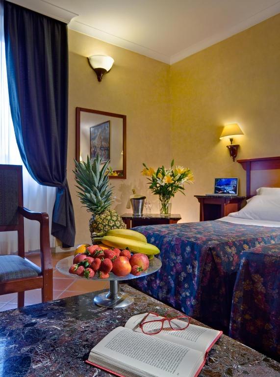 Corona D'Italia - Resim 29