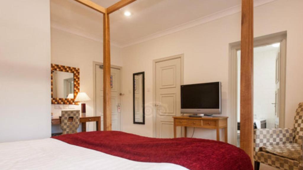Honest Lawyer Hotel - Room De Quatre Affiches