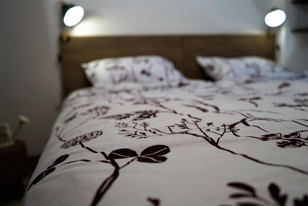 Posteľ alebo postele v izbe v ubytovaní Momo's Studio Apartment Zagreb