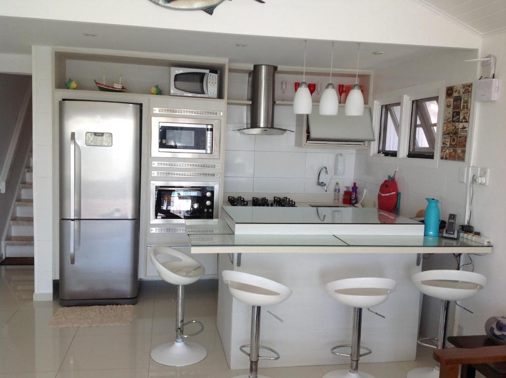  CASA 4QTOS PISCINA PRAIA
