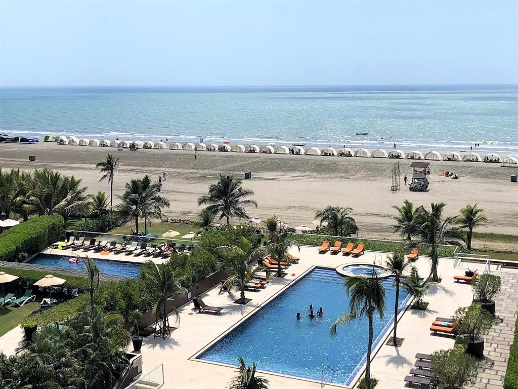 - Vistas aéreas a un complejo con playa en morros 3, en Cartagena de Indias