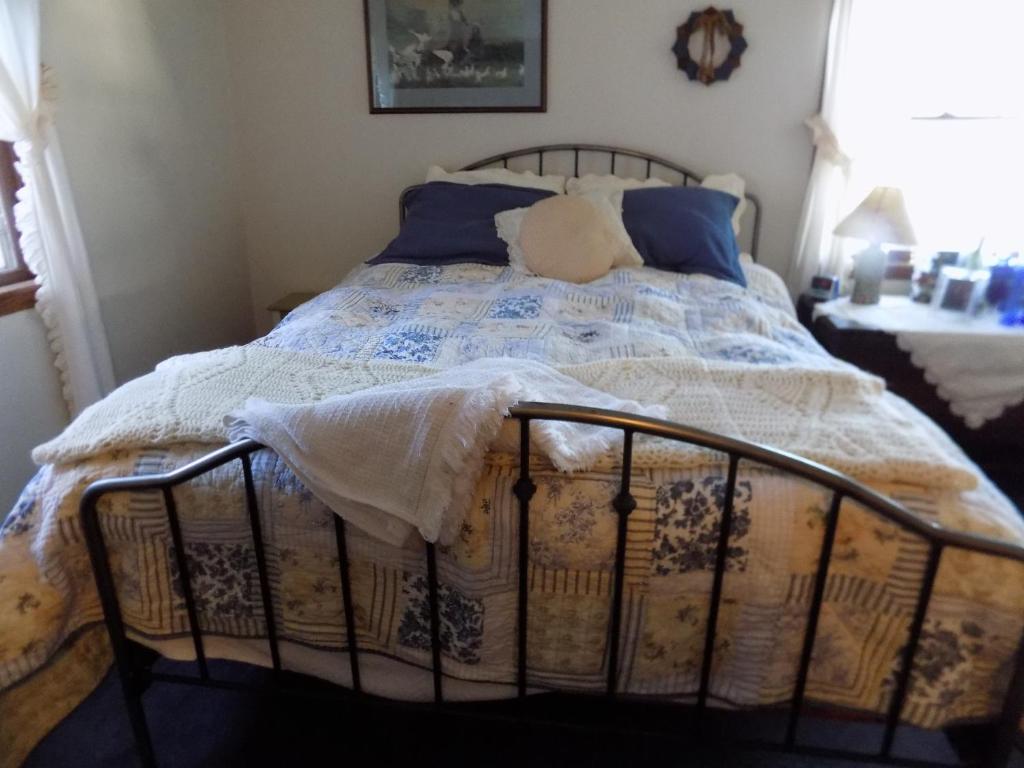 StoneWall House - Queen Room With Sea View
