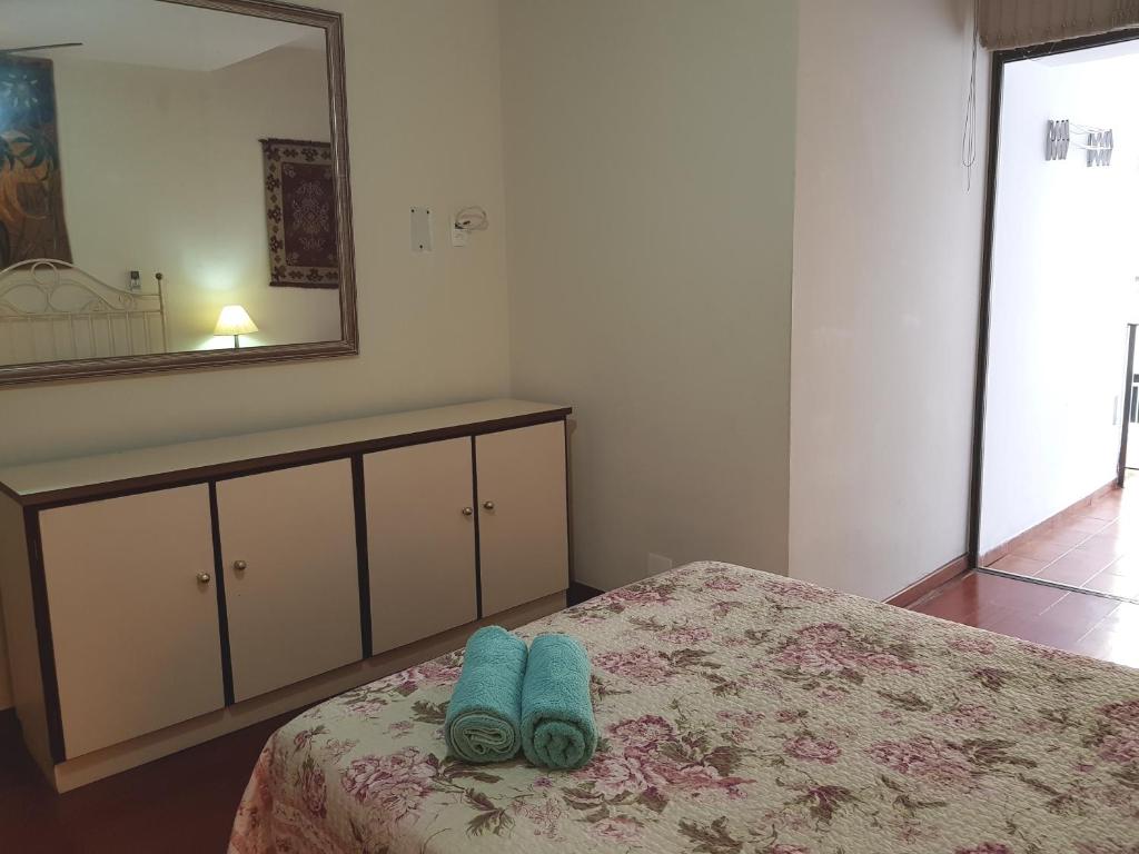  Amplo Apartamento com Piscina e Garagem
