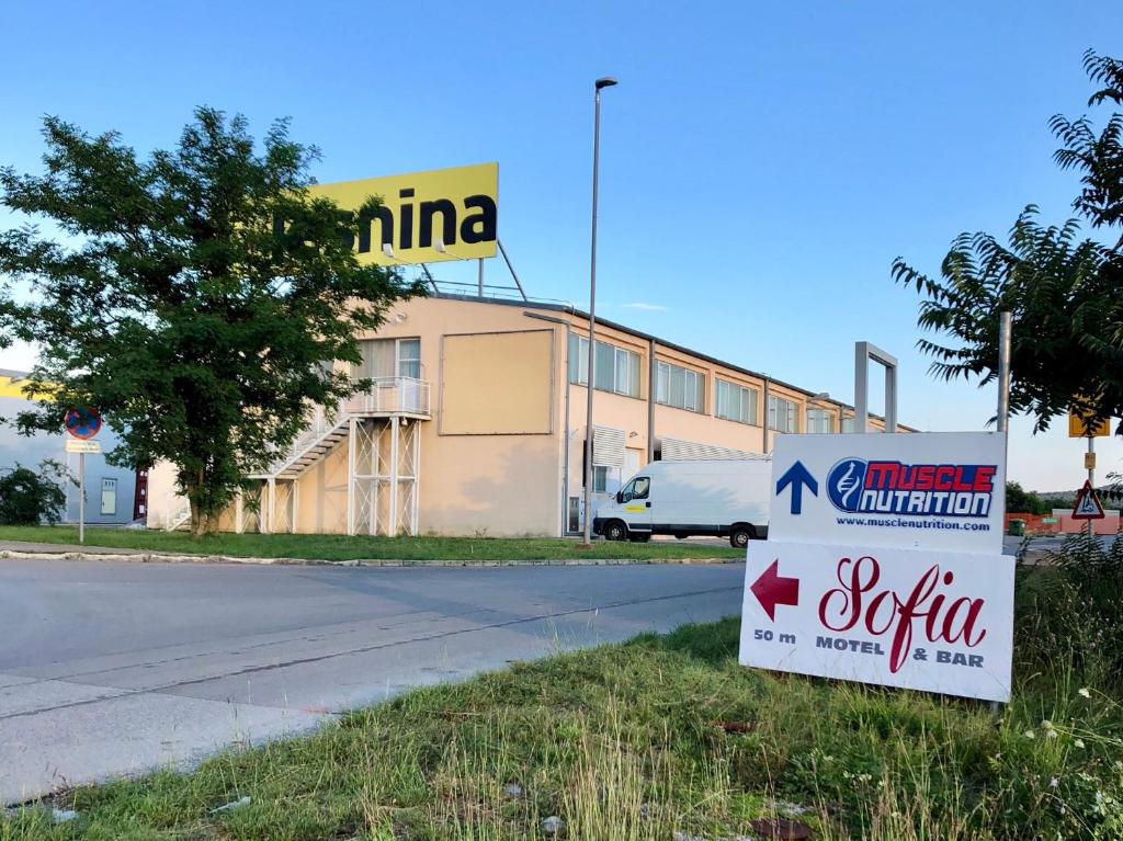 Certifikát, hodnocení, plakát nebo jiný dokument vystavený v ubytování Motel Sofia