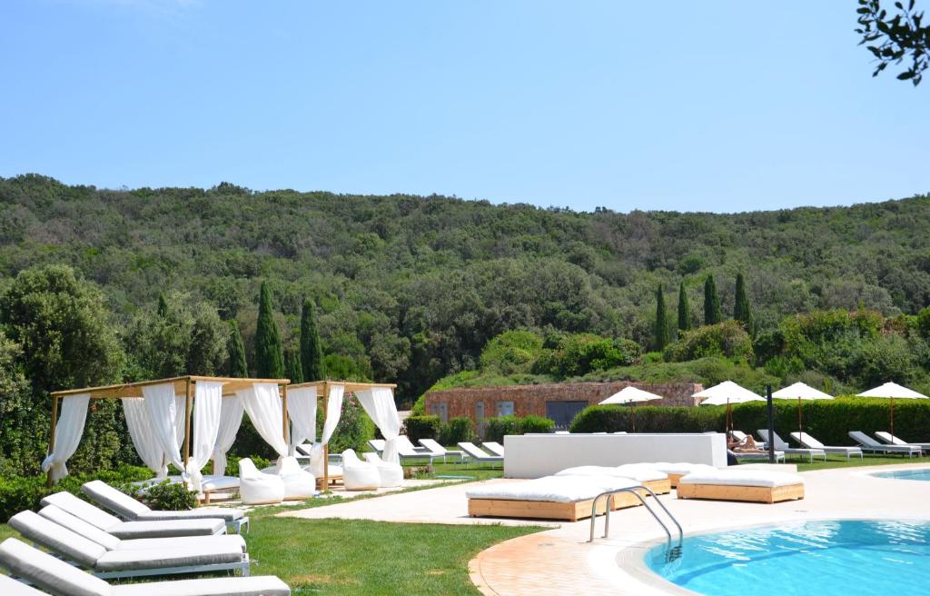 Bazén v ubytovaní Argentario Lagoon Resort & Spa alebo v jeho blízkosti