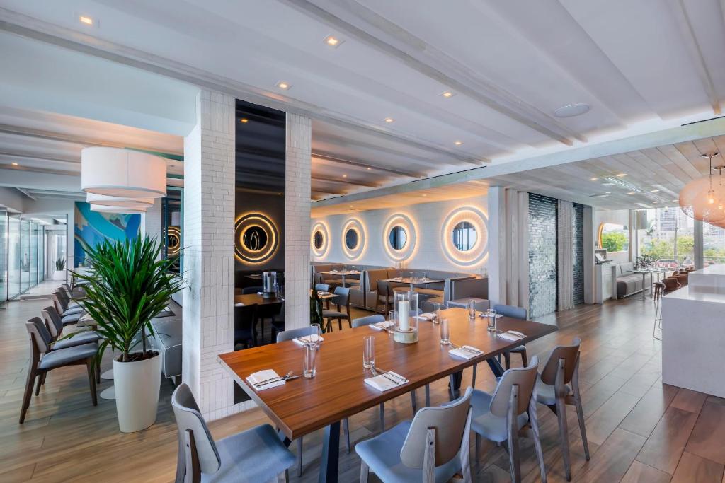 Restaurace v ubytování Condado Ocean Club - Adults Only
