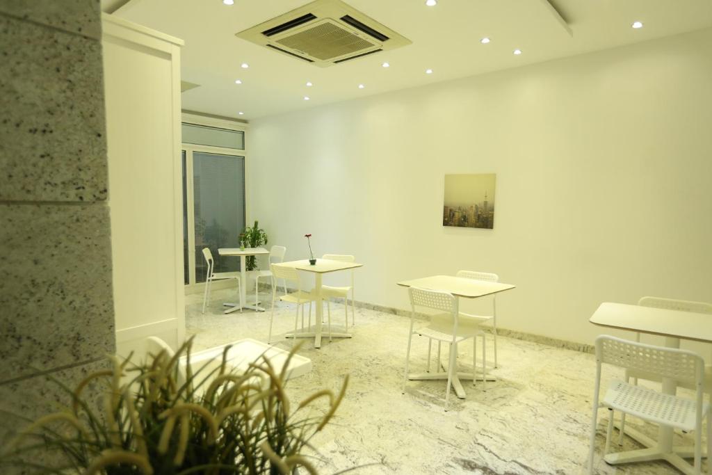 Lilly Apartments - 4