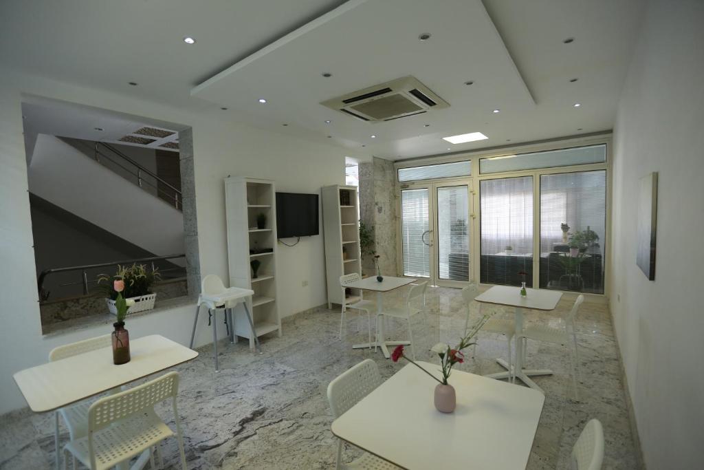 Lilly Apartments - 2