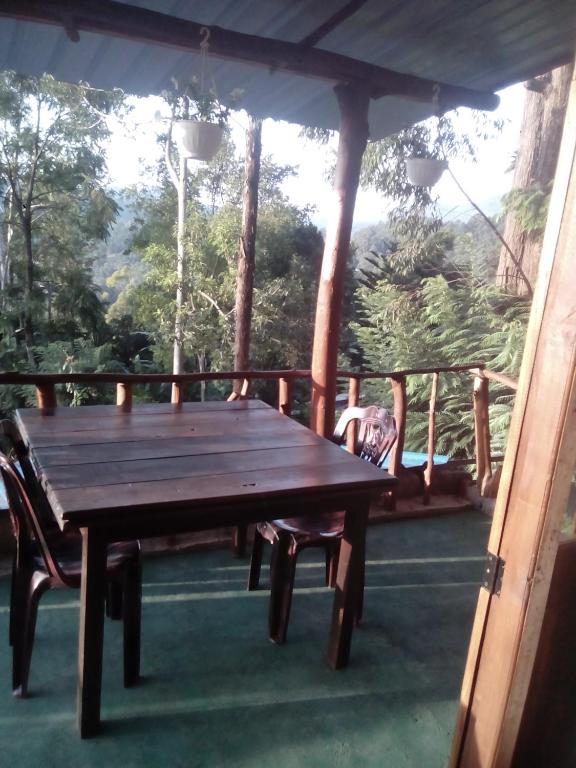 Stolní tenis v ubytování Apurvi Homestay nebo okolí