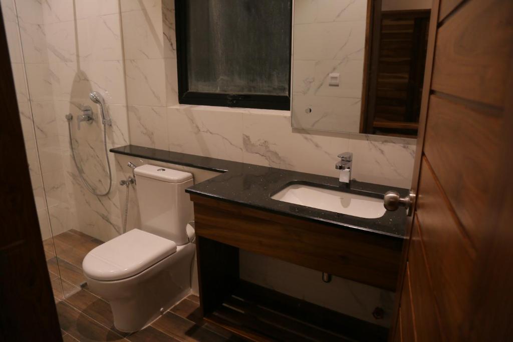 Lakewood Residence - Deluxe Double Room With Balcony