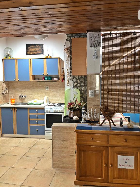 Kuchyň nebo kuchyňský kout v ubytování Sailor House