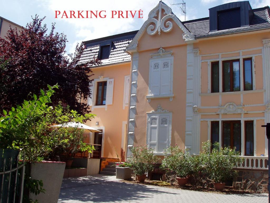 a house in the suburbs of paris at Gites Du Ladhof in Colmar