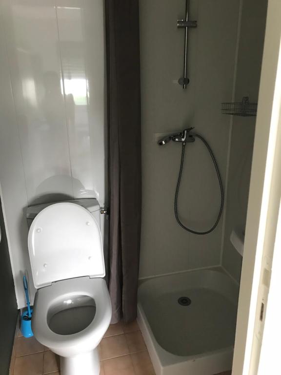 Koupelna v ubytování Hôtel le Rohu