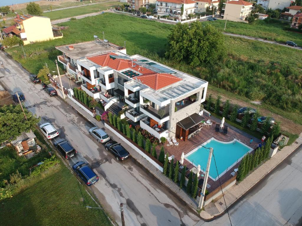 Bazén v ubytování Chrysalis studios nebo v jeho okolí