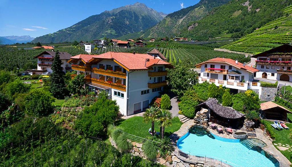 an aerial view of a resort with a swimming pool at Seppmair in Lagundo