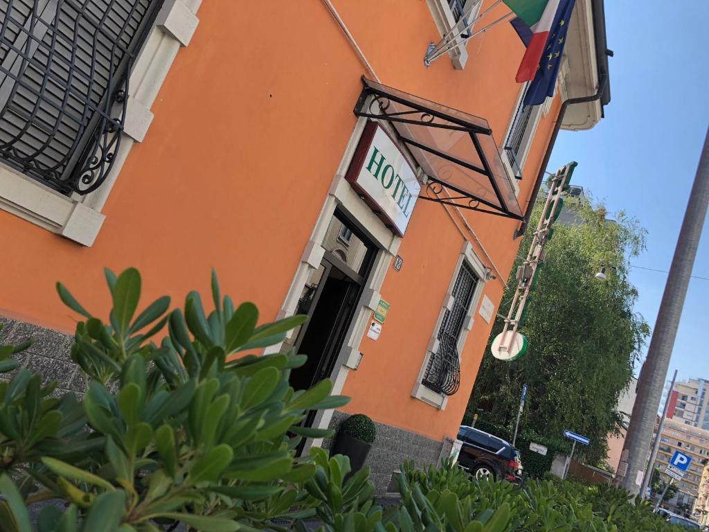 Budova, kde se hotel nachází