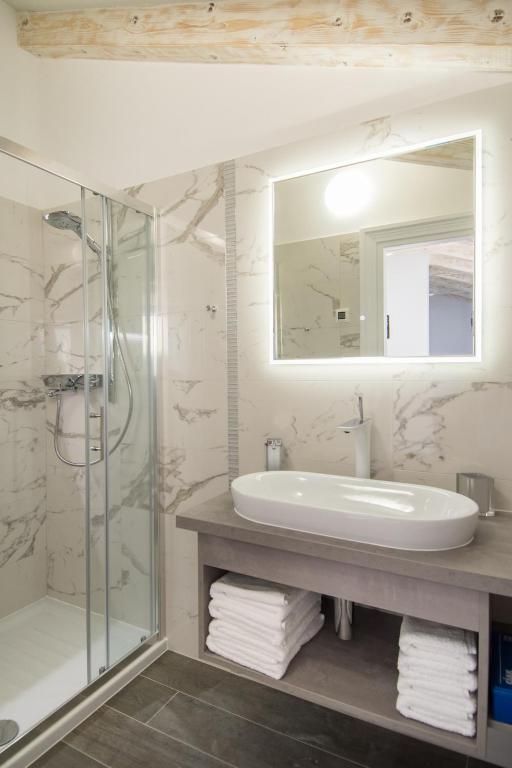 Koupelna v ubytování Apartments Borgo 8