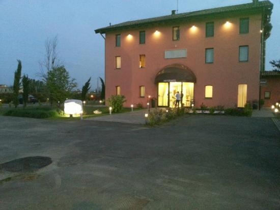 Budynek, w którym mieści się hotel
